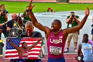 Noah Lyles celebrates gold in 100m at 2023 World Athletics Championships