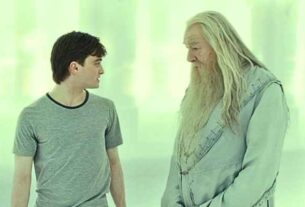 Michael Gambon and Daniel Radcliffe in Harry Potter and the Deathly Hallows: Part 2 (2011)