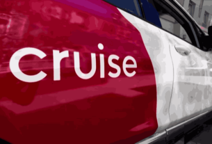 Self-driving car of GM Cruise, highlighting challenges in autonomous vehicles.