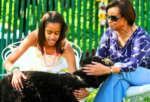 Marian Robinson with Michelle Obama and her granddaughters, Malia and Sasha, at the White House.