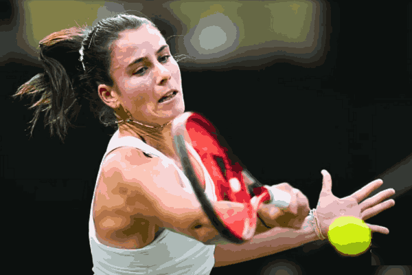 Emma Navarro celebrating her victory over Coco Gauff at Wimbledon 2024.